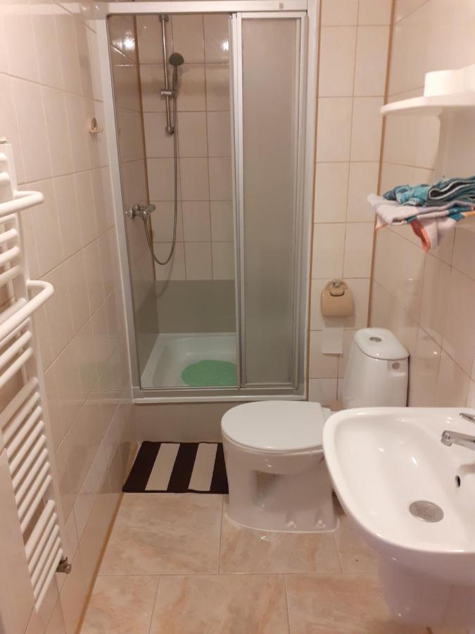 אוסטרוני מורסקי Wynajem Apartamentow I Pokoi. מראה חיצוני תמונה