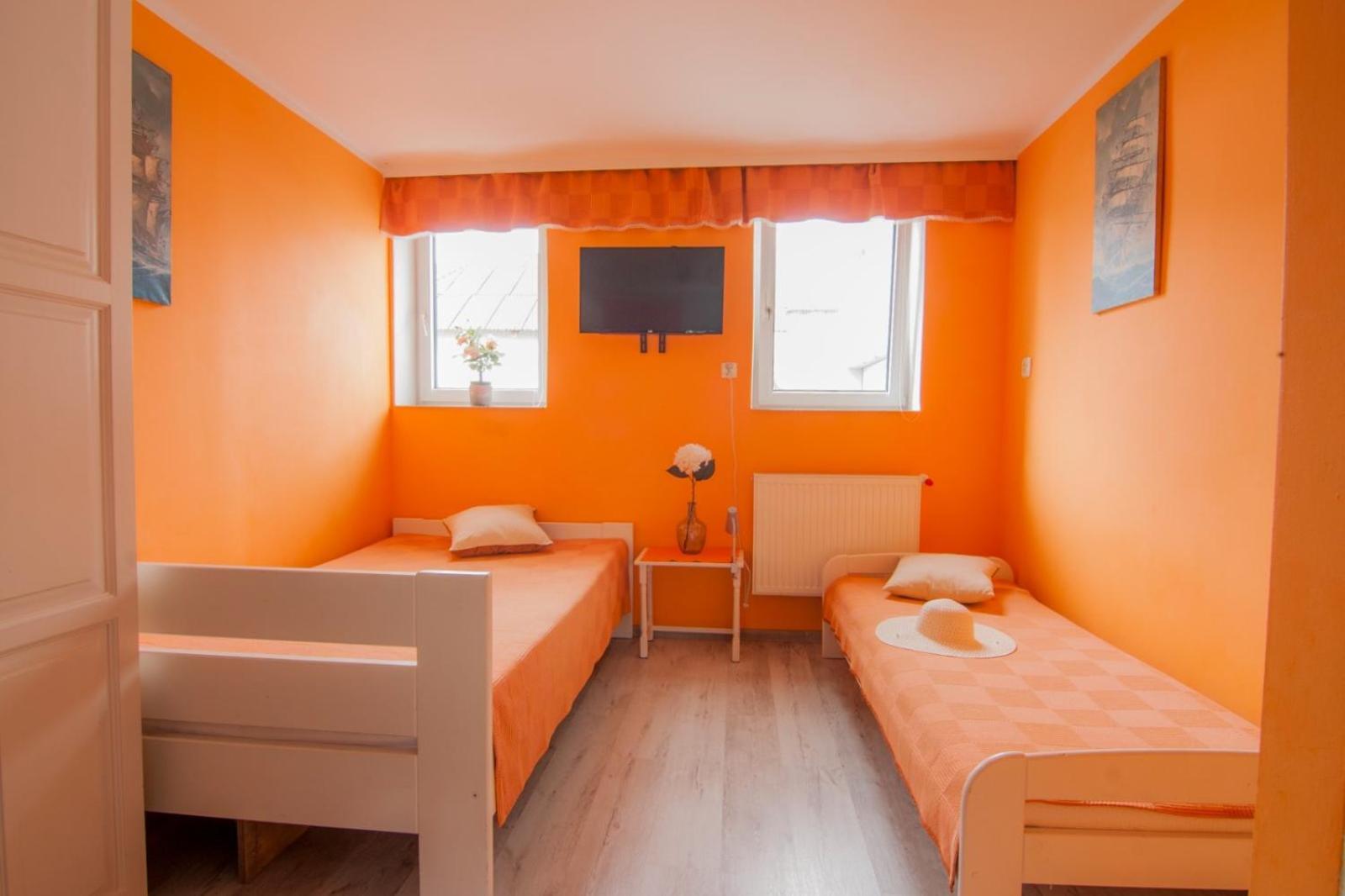 אוסטרוני מורסקי Wynajem Apartamentow I Pokoi. מראה חיצוני תמונה