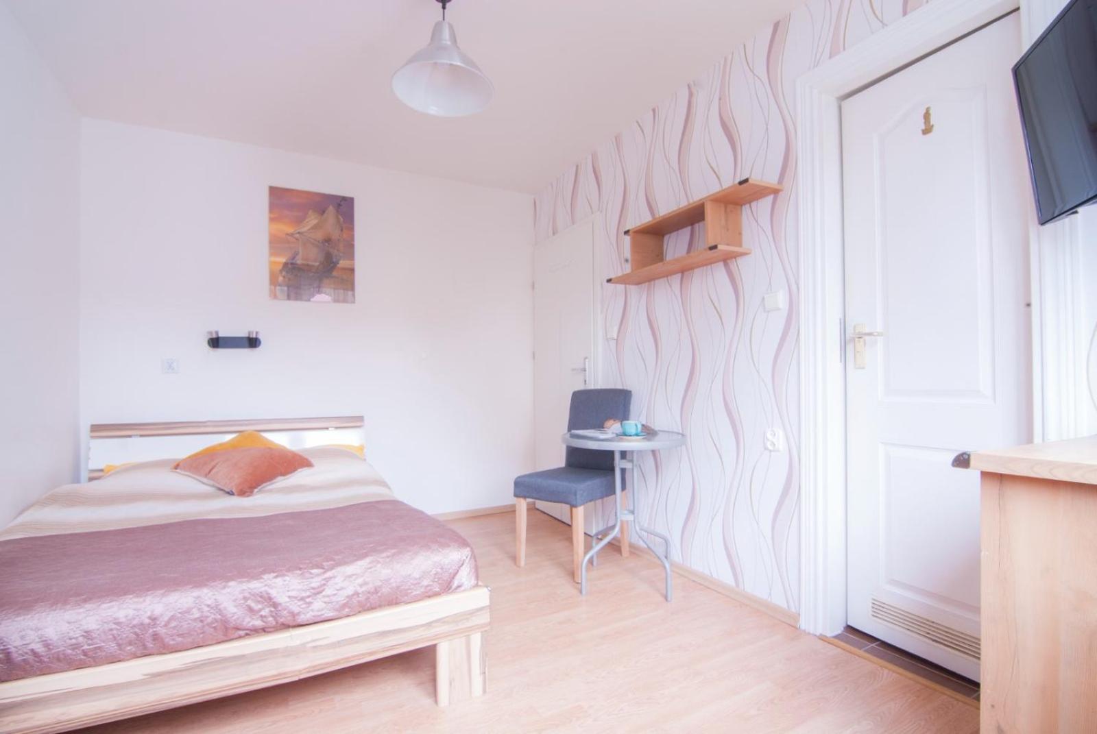 אוסטרוני מורסקי Wynajem Apartamentow I Pokoi. מראה חיצוני תמונה