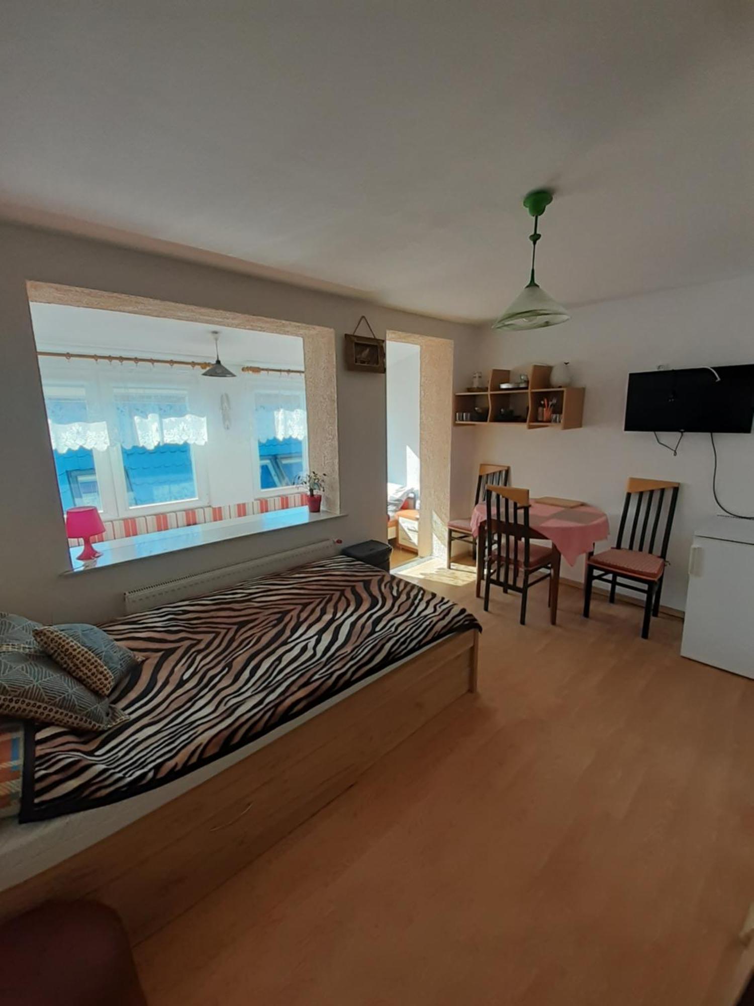 אוסטרוני מורסקי Wynajem Apartamentow I Pokoi. מראה חיצוני תמונה